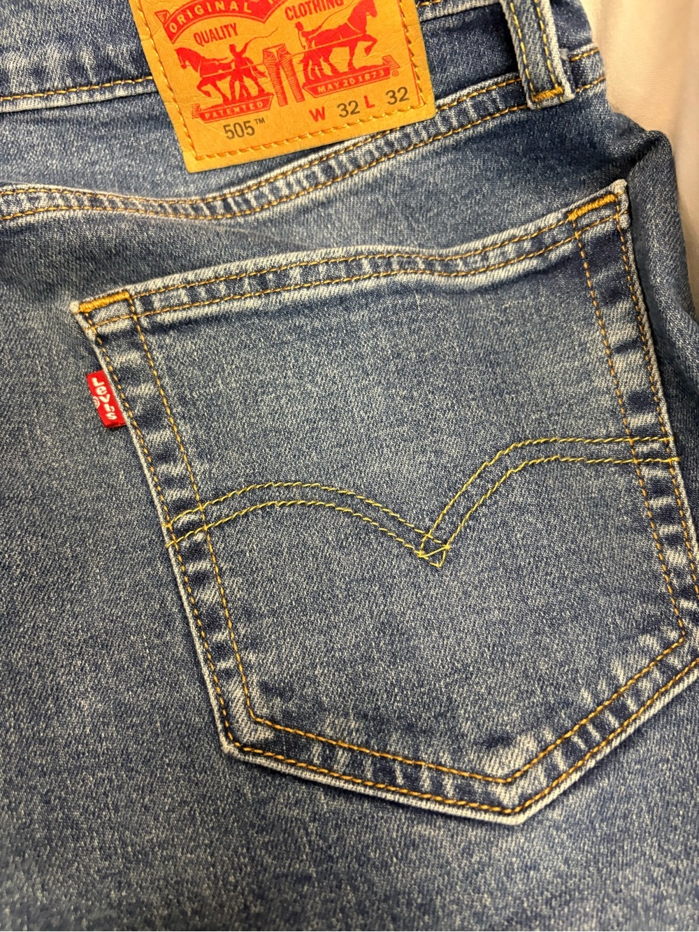 Levi's Men’s 505 Blue Denim Jeans with Tan Leather Patch and Red Tab - Picture 8 of 12